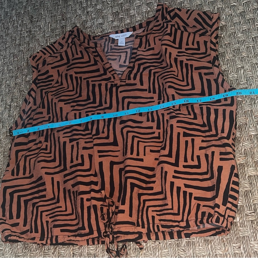 Nine West Geometric Patterned Orange Women's Top - Picture 8 of 10